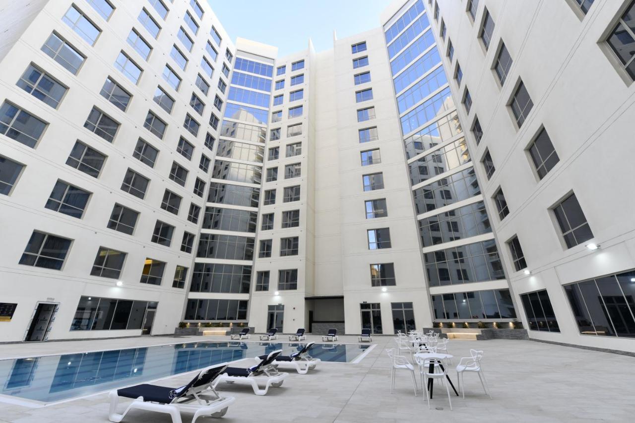 Juffair Boulevard & 4*